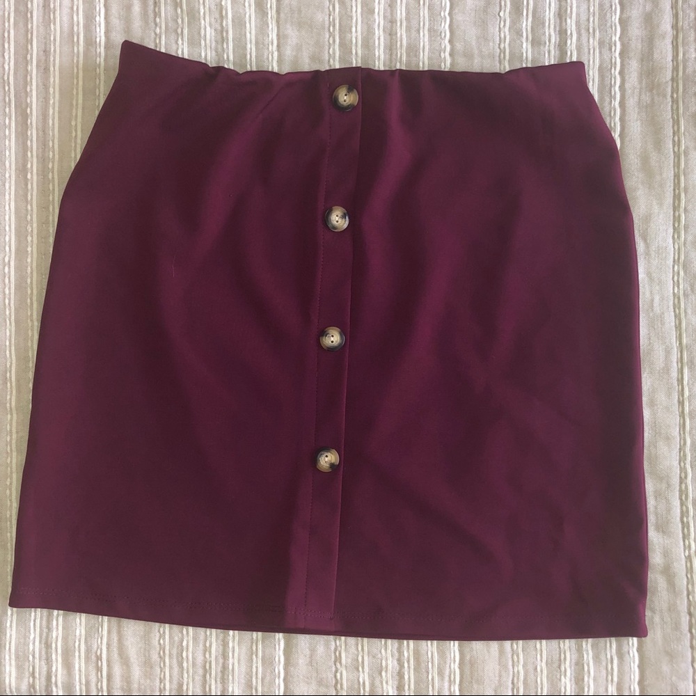 Fashion Nova faux button down skirt maroon Size M